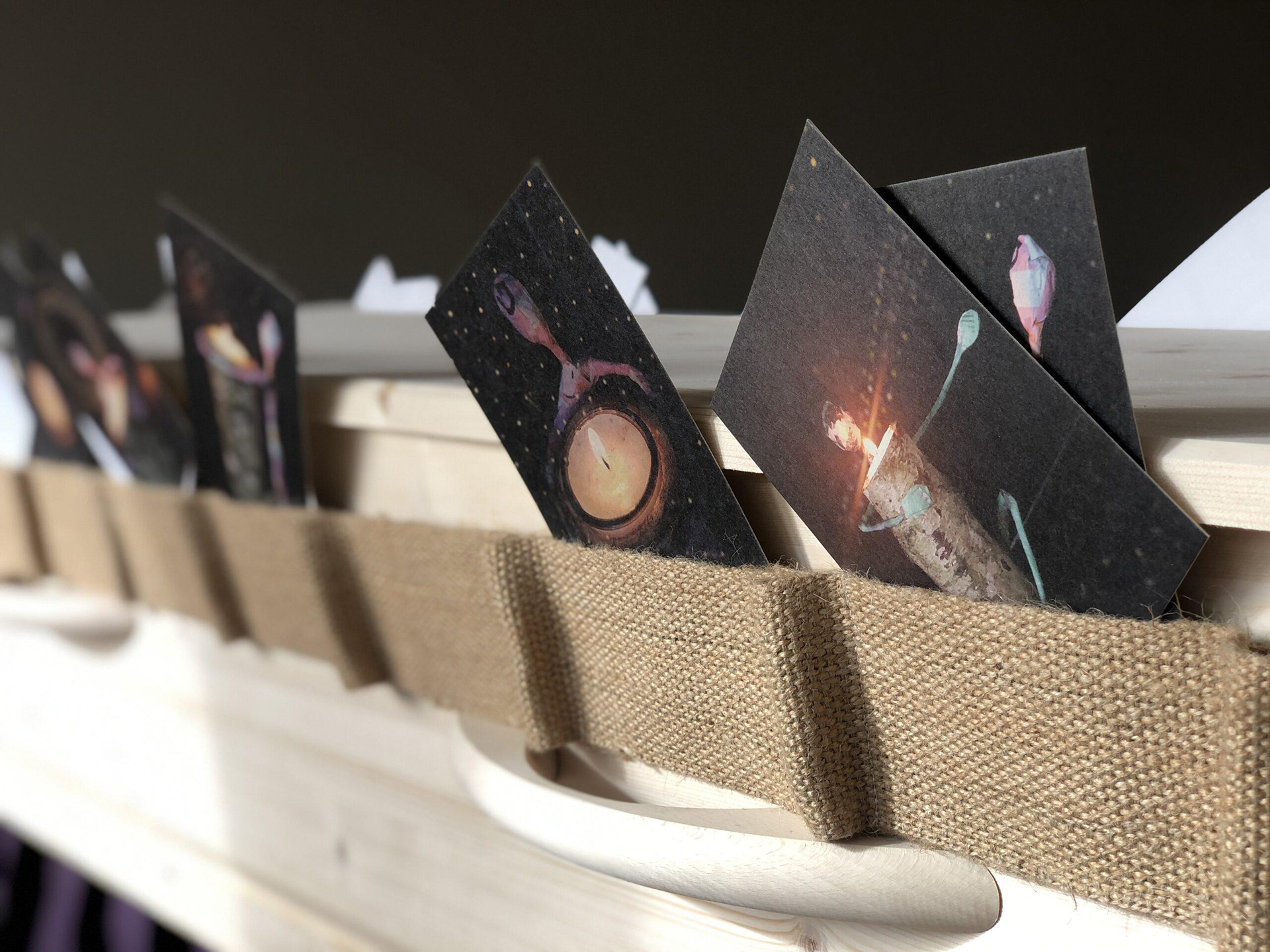 Memobloemenband van jute