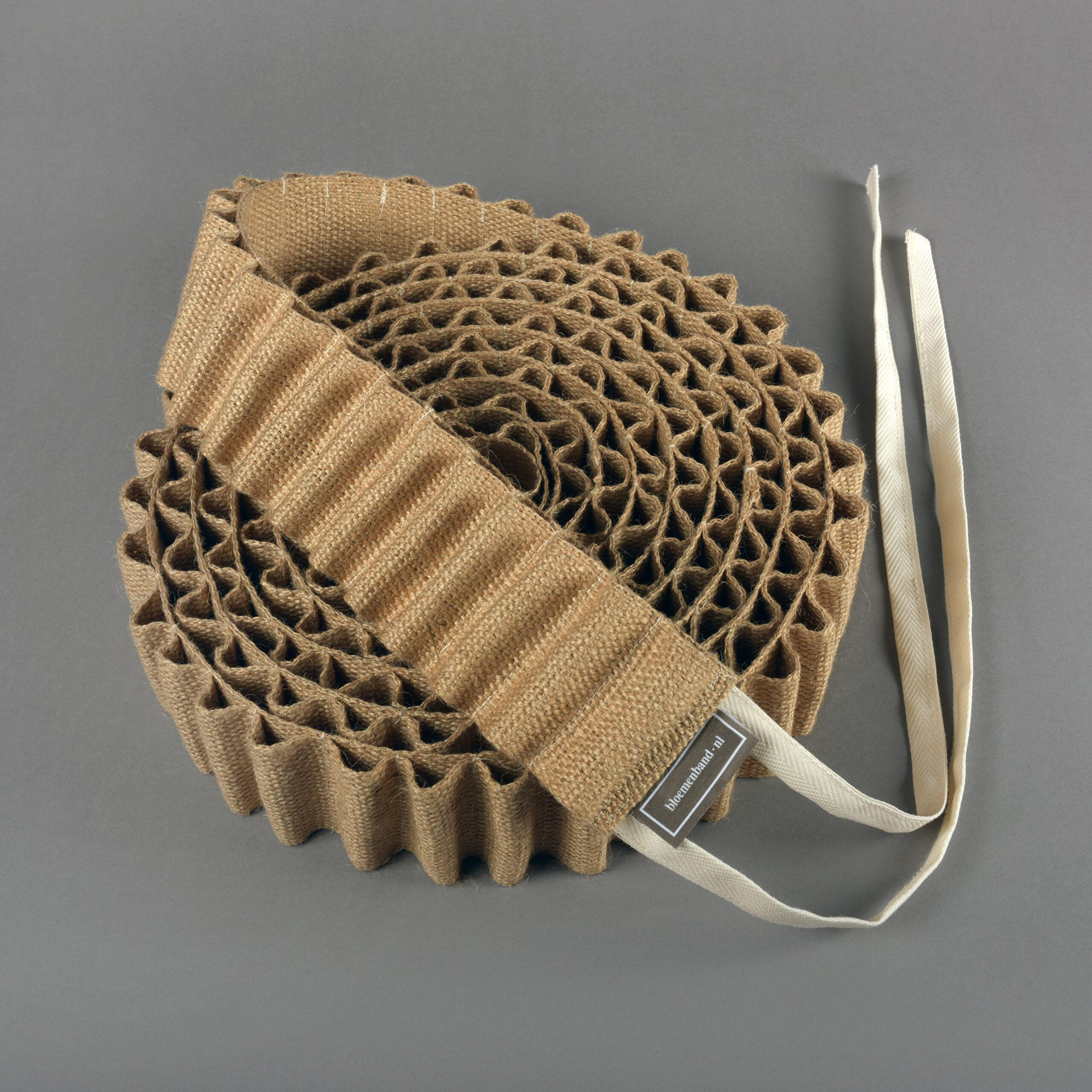 Bloemenband van jute